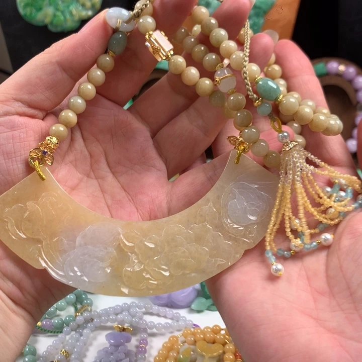 翡翠未镶嵌颈饰吊坠