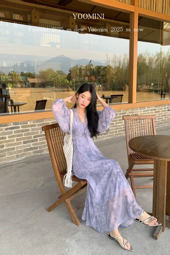 法式复古夏季气质连衣裙V领系带印花显瘦长裙春季度假风