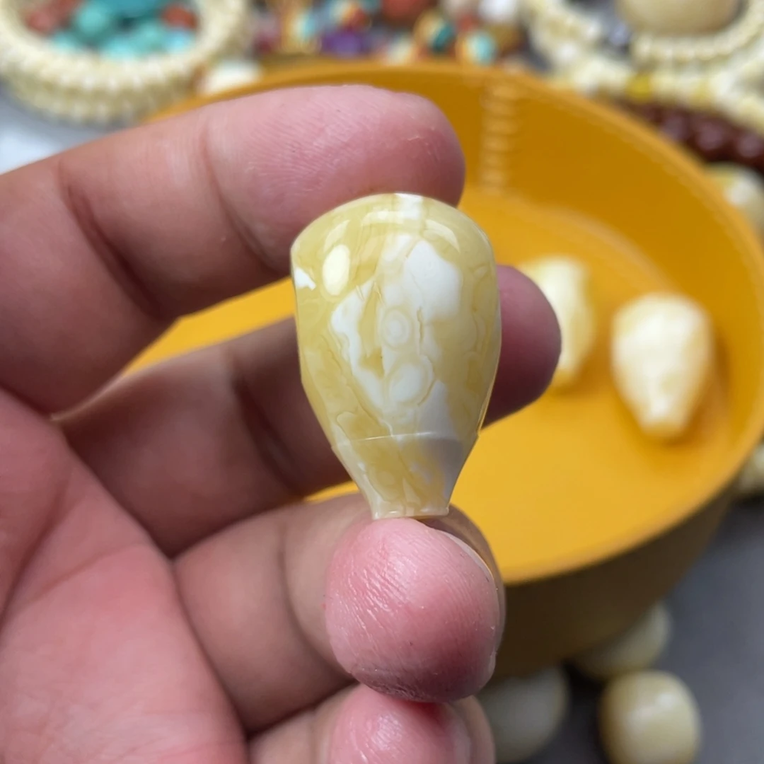 琥珀珠宝奇石未镶嵌110