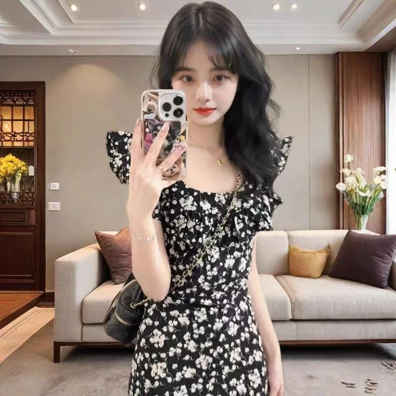 飞飞袖桃心领荷叶边连衣裙女夏季2025新款赫本风高级感收腰显瘦裙