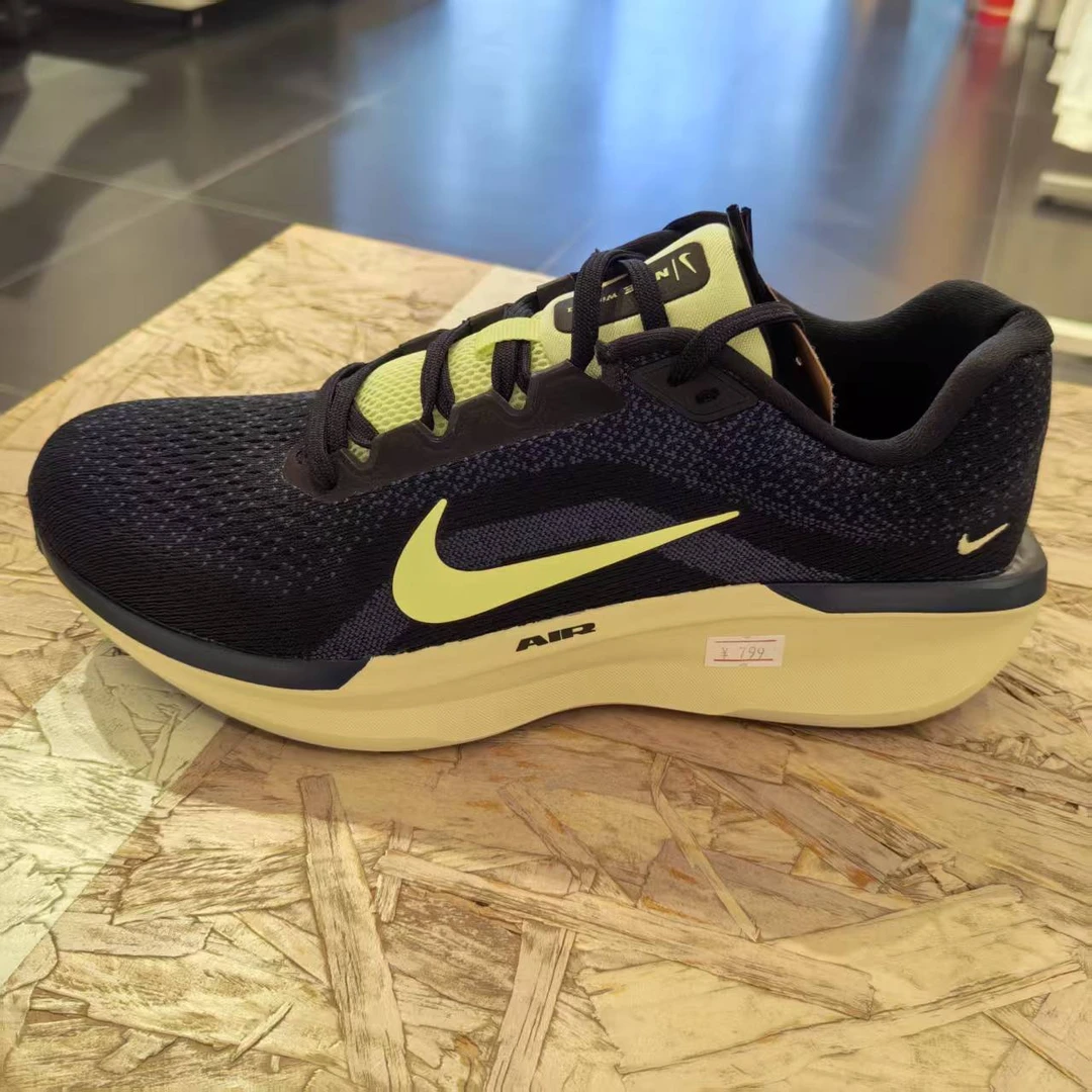 耐克（NIKE）男子NIKE AIR WINFLO 11跑步鞋 IH0637071