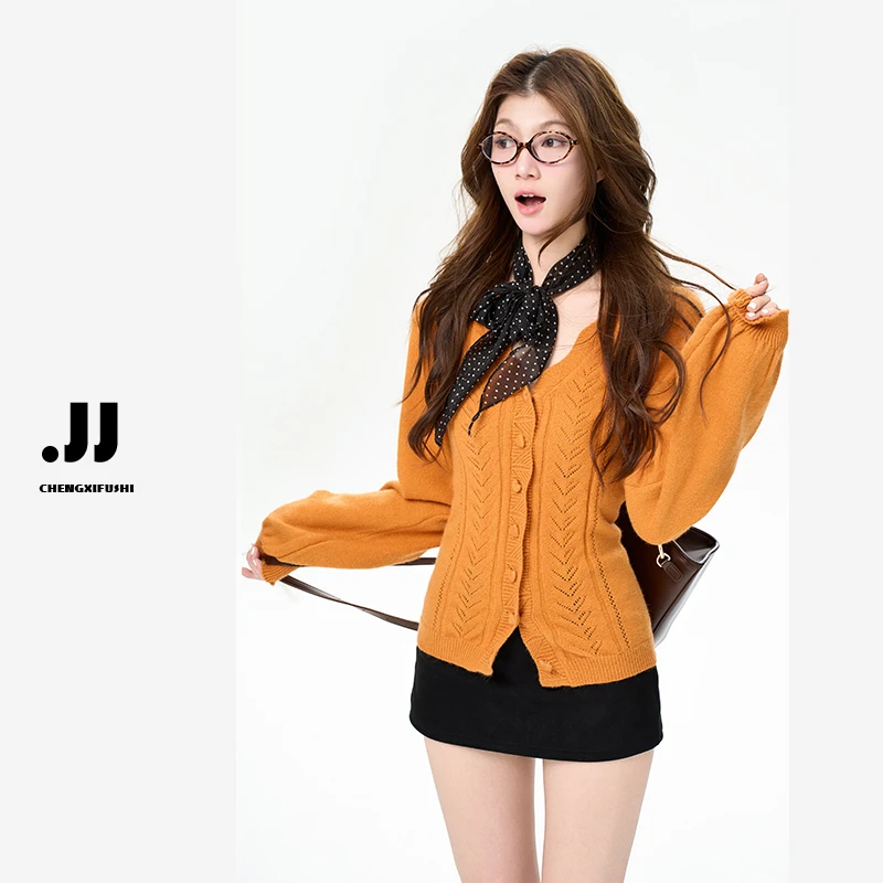 【初雪夕暮】早秋复古镂空V领小众显瘦外搭上衣毛针织开衫女Y3825