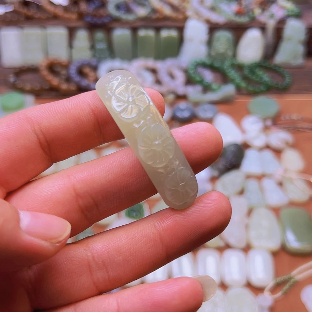 U***U和田玉未镶嵌手绳