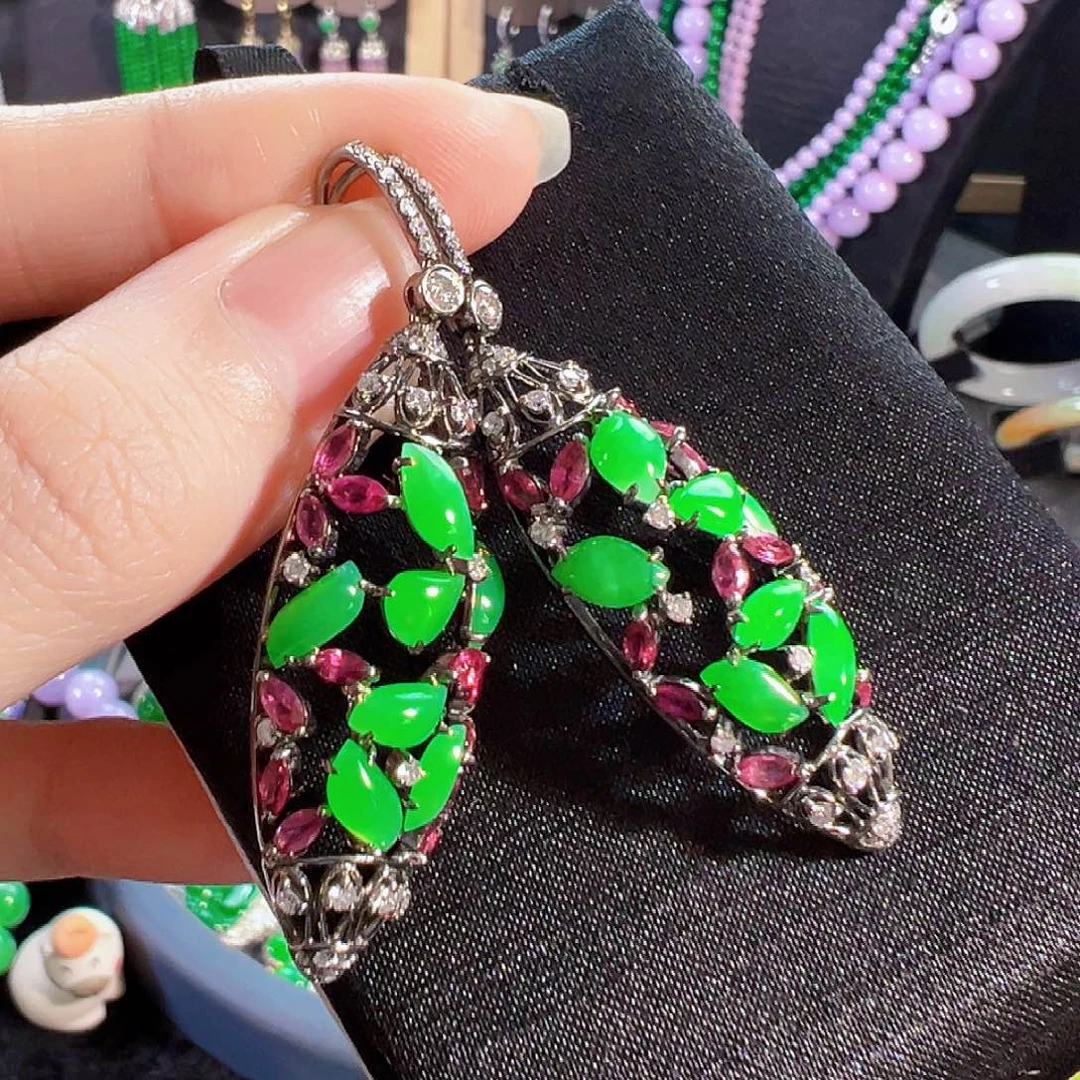 翡翠18K金镶嵌耳饰签收后24小时鉴赏期