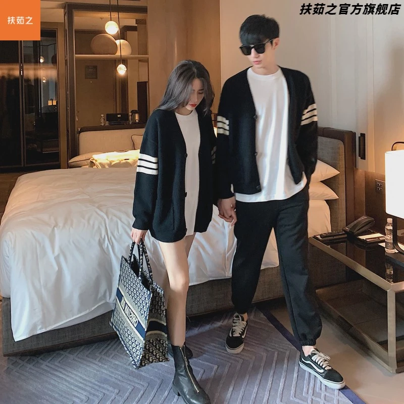 阿姐家大麦2025秋季新款定制款经典情侣装针织开衫袖子四条杠外套