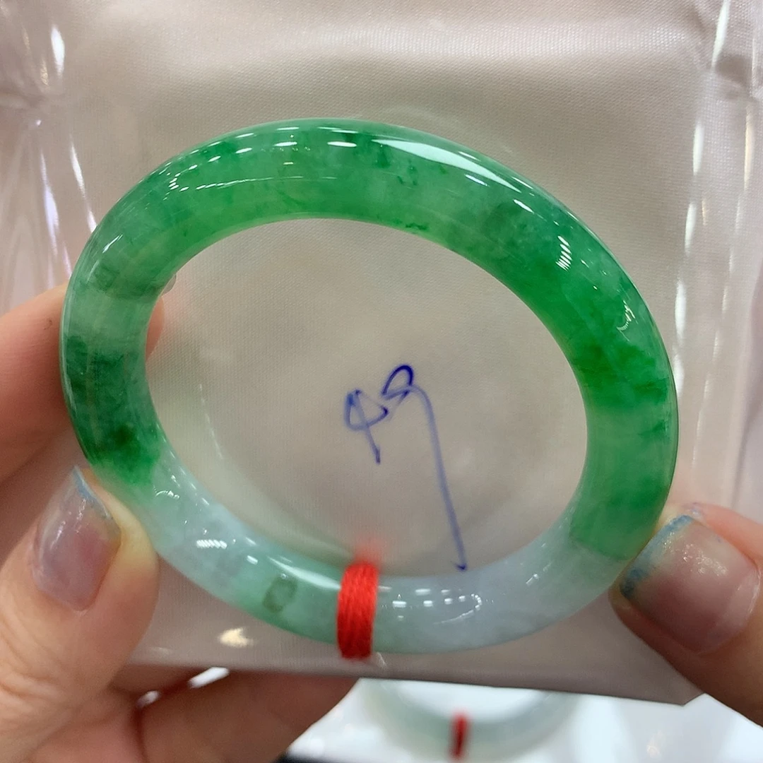 翡翠未镶嵌手镯49圆条阳绿