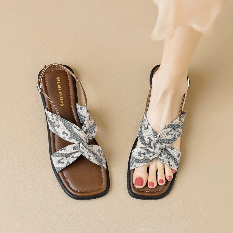 法式大码女鞋女夏外76-穿5威威女郎60平底凉鞋带罗马凉鞋一字复