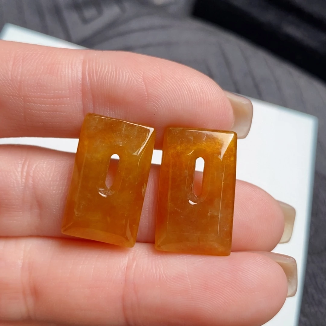 翡翠未镶嵌耳饰红翡方糖