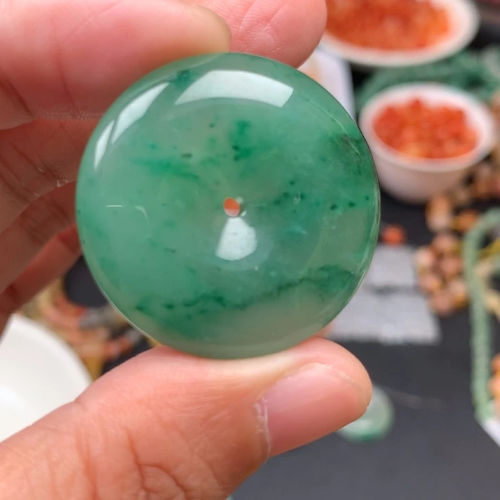 石英质玉未镶嵌颈饰