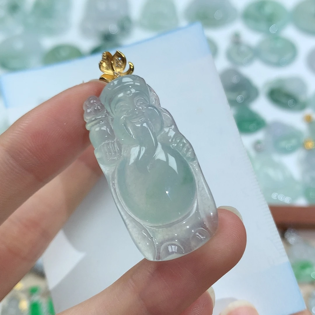 翡翠18K金镶嵌颈饰财神