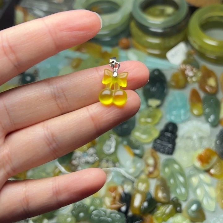 蛇纹石玉未镶嵌微瑕