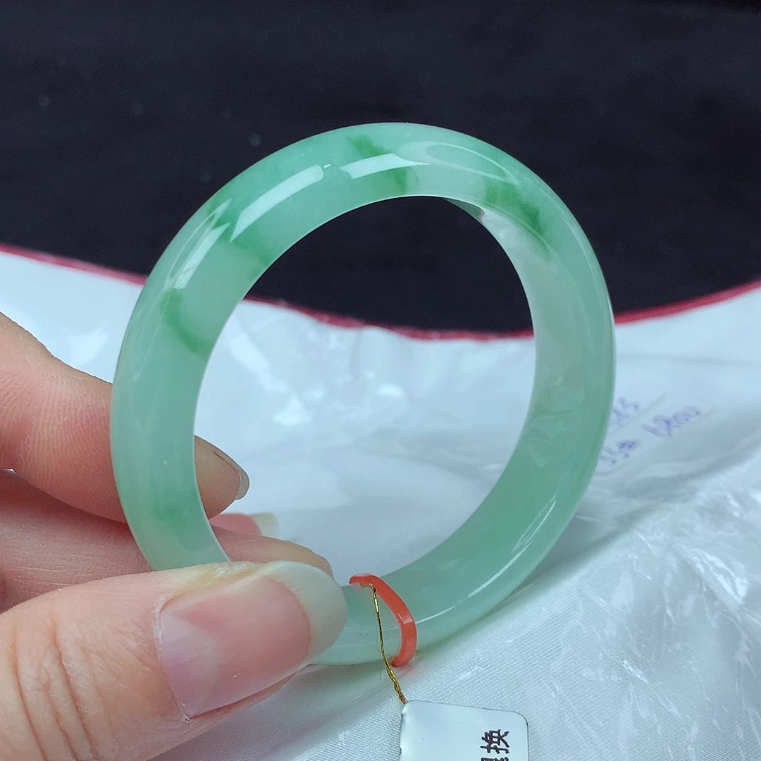 翡翠手镯未镶嵌53圈883