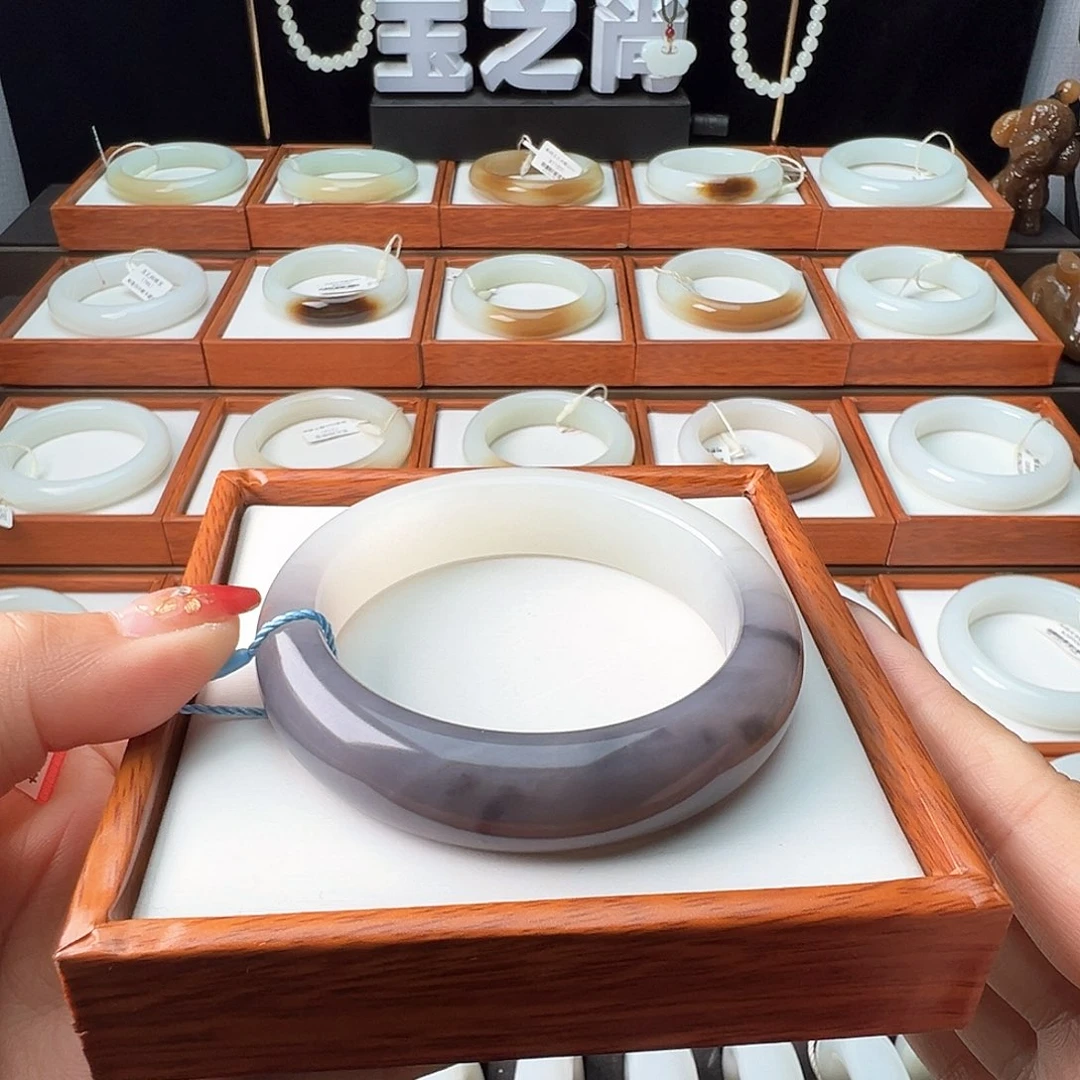 和田玉手镯未镶嵌55