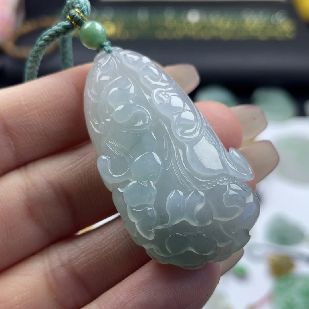 颈饰未镶嵌翡翠吊坠