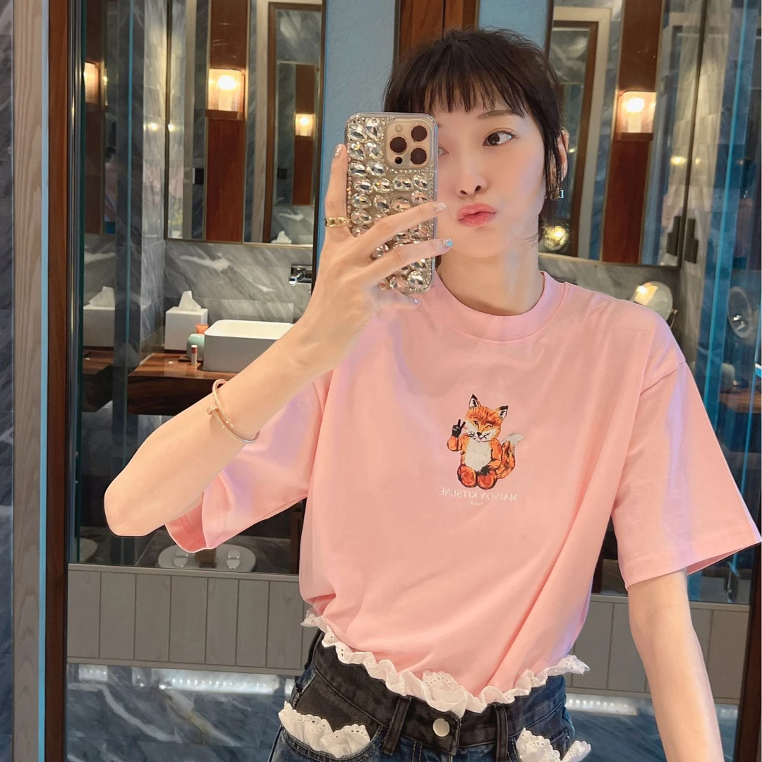 ◆张静芝 可爱剪刀手卡通图案粉嫩短袖圆领休闲女生T恤