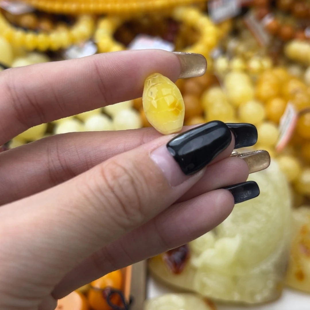 琥珀珠宝奇石未镶嵌