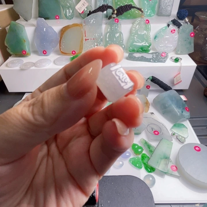 翡翠未镶嵌颈饰天然翡翠
