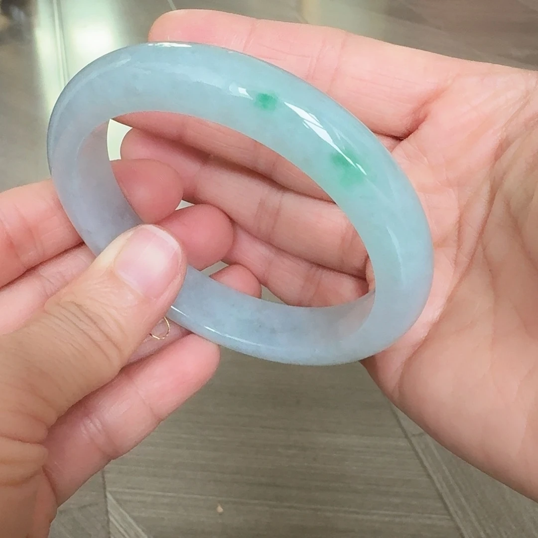 未镶嵌手镯翡翠?***?仓库