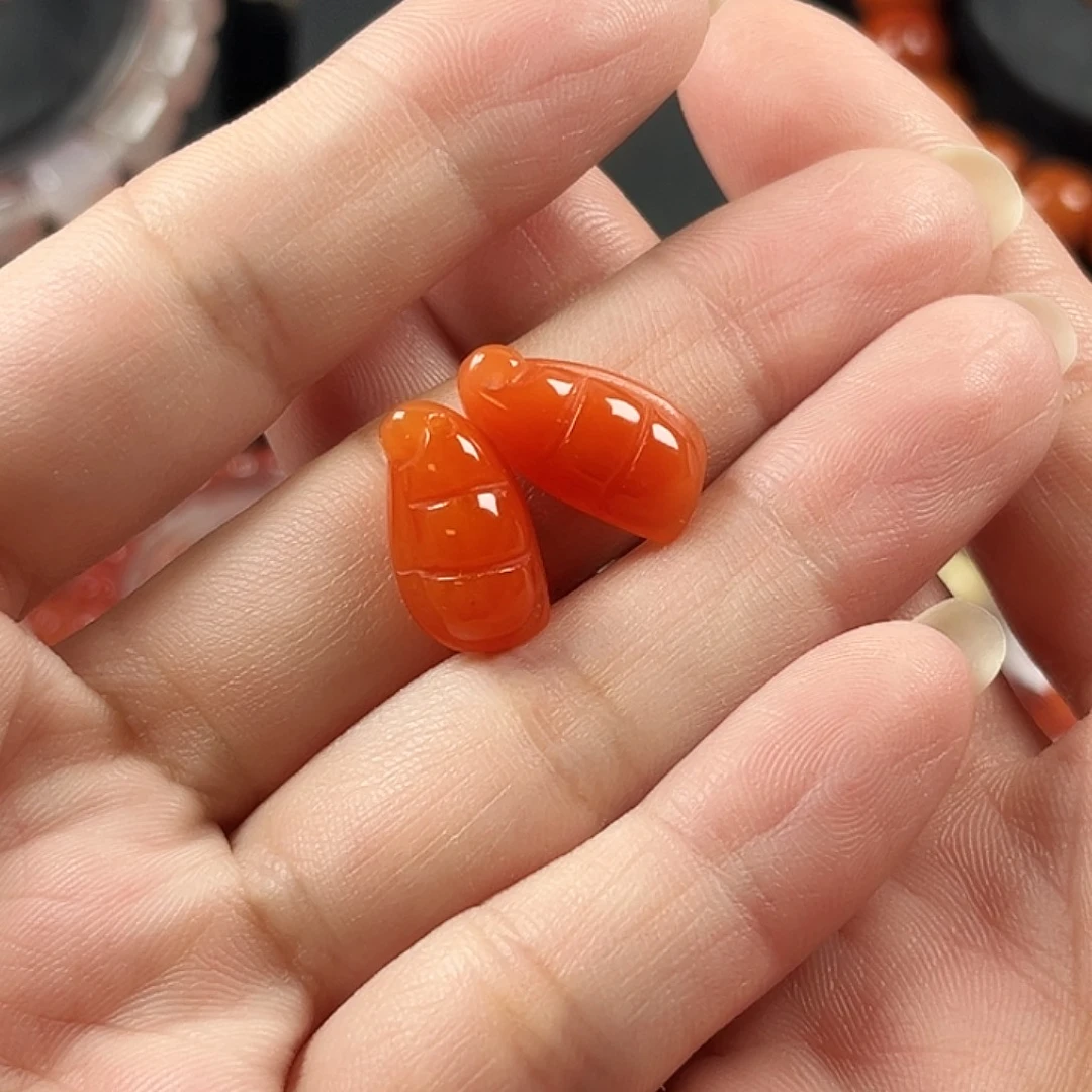 南红玛瑙未镶嵌珠宝奇石福豆一对