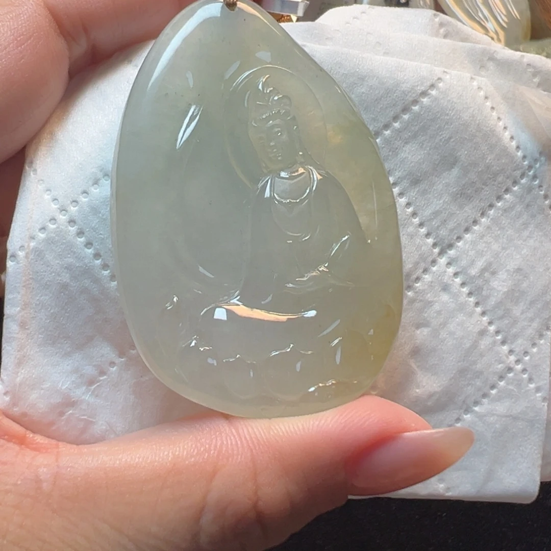 翡翠未镶嵌颈饰观音