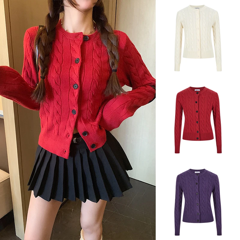 MosesQueen/魔西女王 新年红麻花圆领针织开衫宽松排扣毛衣外套