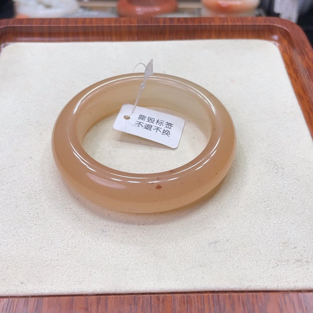 未镶嵌手镯石英岩玉