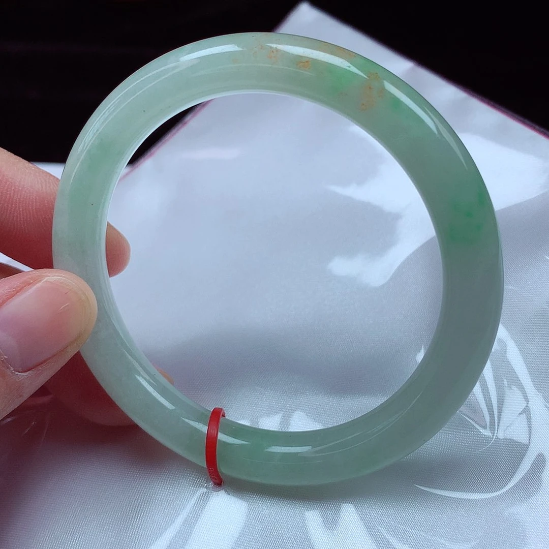 翡翠手镯（圆镯）未镶嵌57圈