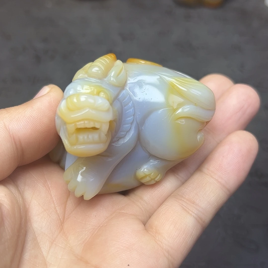 坚***人玛瑙/玉髓未镶嵌天然玉石手把件吊坠