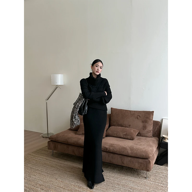 VENUIE【冬令时】高级感气质羊毛毛衣修身包臀裙弹力半裙套装24304