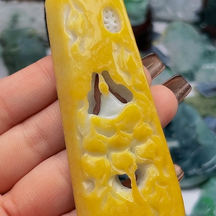 翡翠未镶嵌颈饰挂件