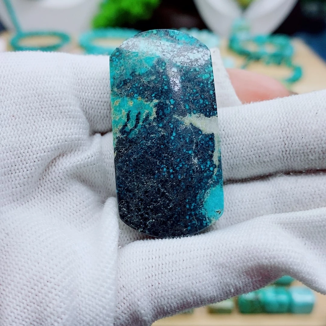 绿松石未镶嵌颈饰