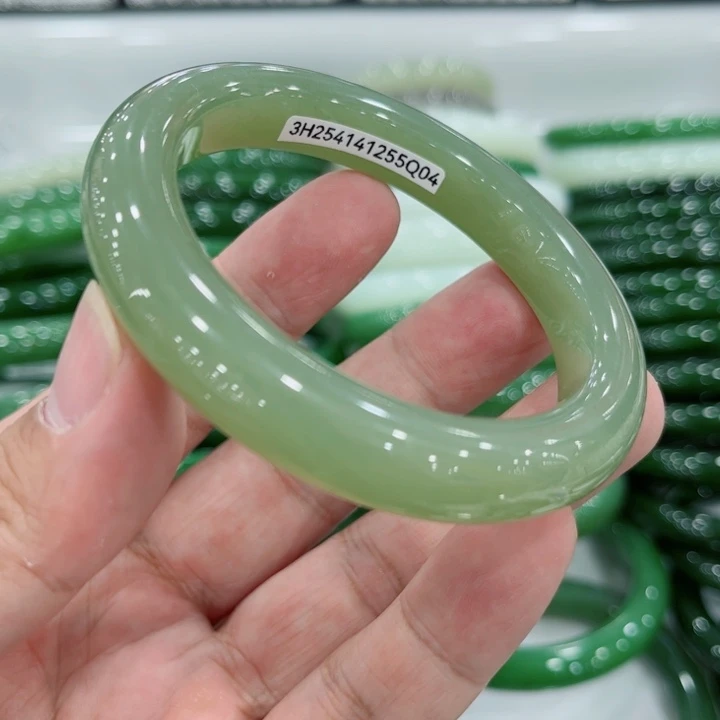 和田玉未镶嵌手镯54.7～0