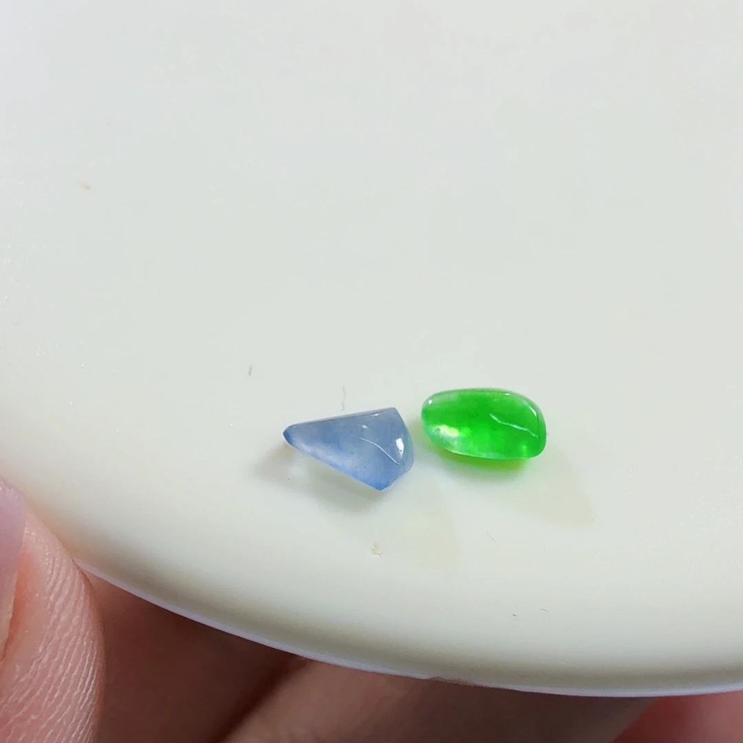 翡翠未镶嵌颈饰裸石