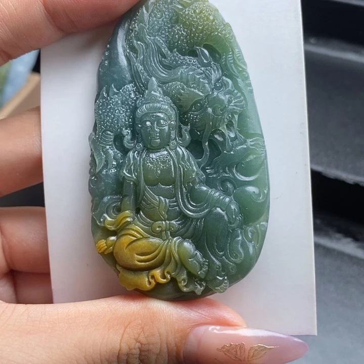 随****未镶嵌定制翡翠御龙观音