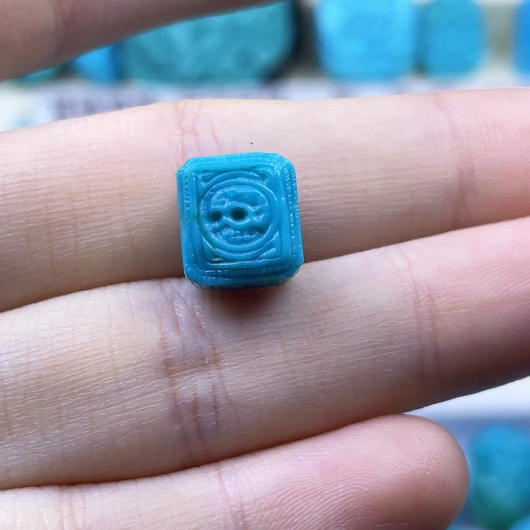 绿松石未镶嵌天然原矿绿松石雕件