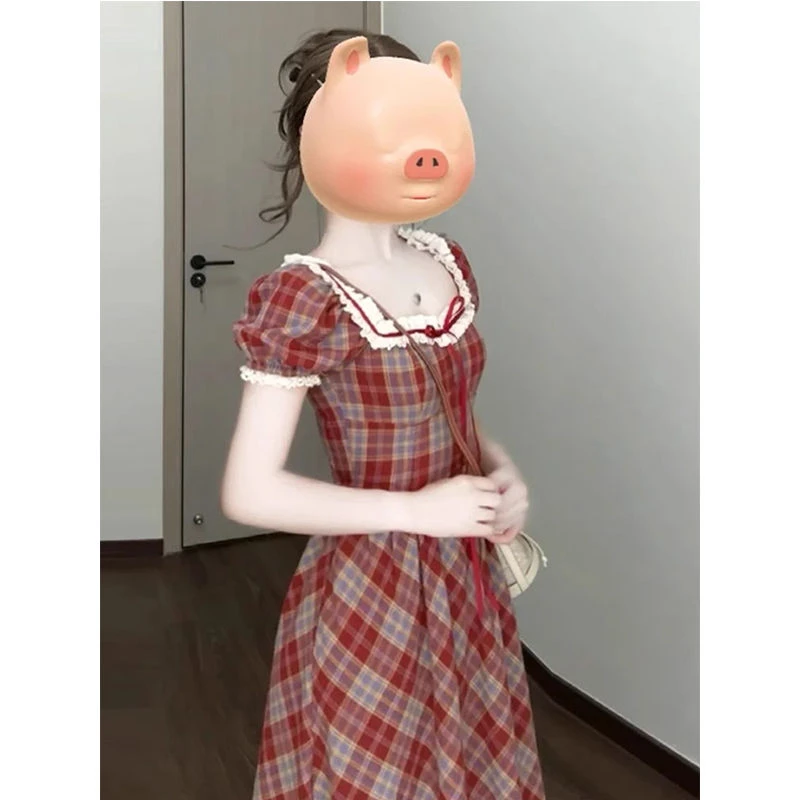 法式复古红色格子连衣裙女夏季2025新款设计感小众气质a字长裙