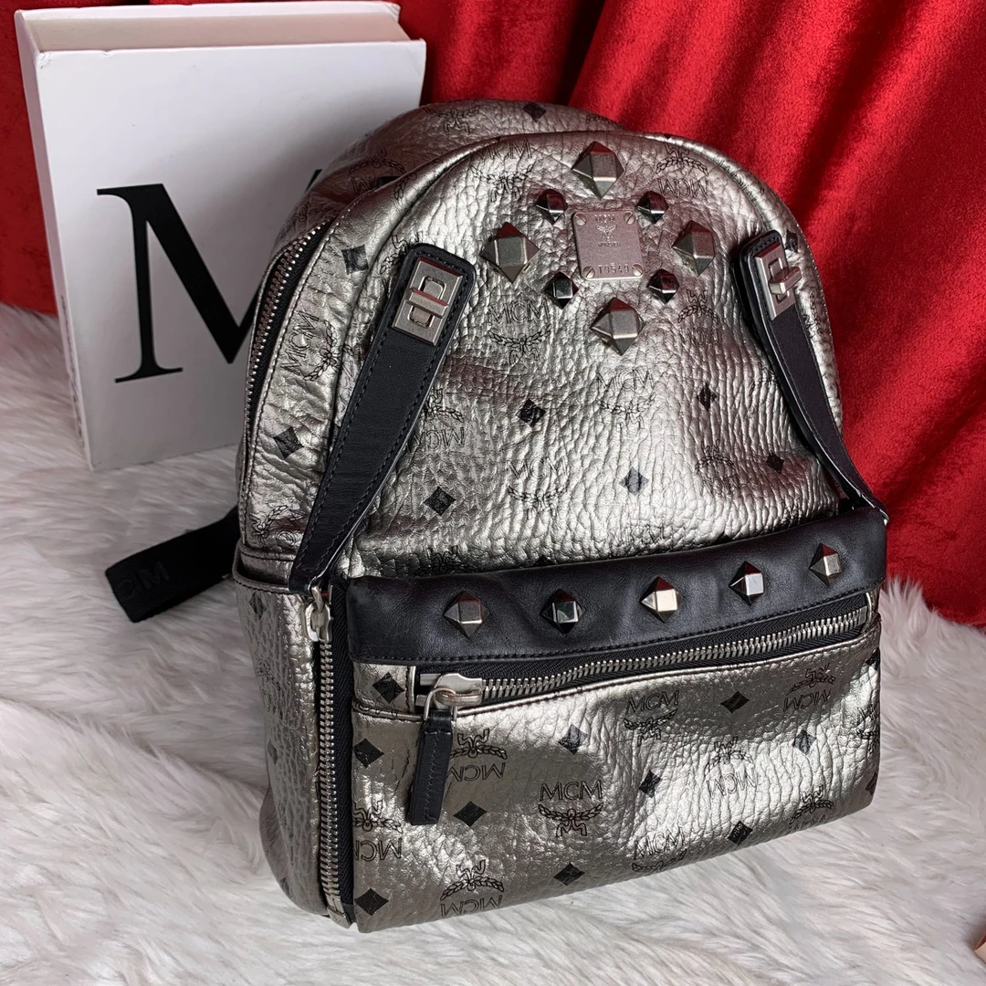 95新 MCM 银色双肩包/SD09618034/8034