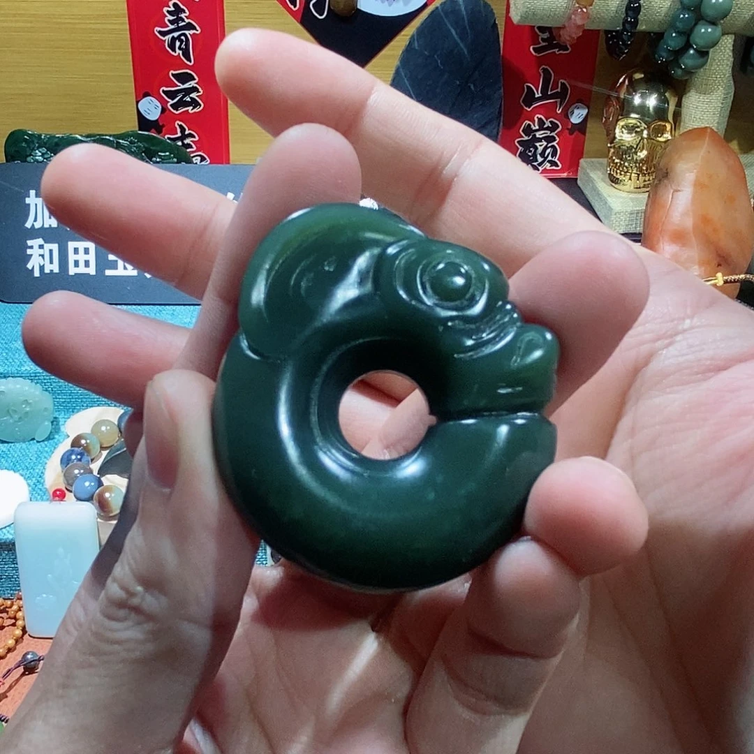 和田玉颈饰未镶嵌