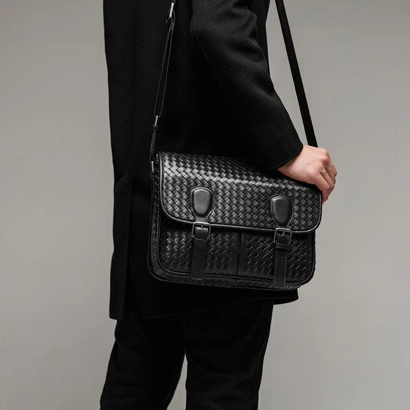 X&BV男士包包单肩斜挎包真皮休闲编织牛皮翻盖时尚青年背包邮差包