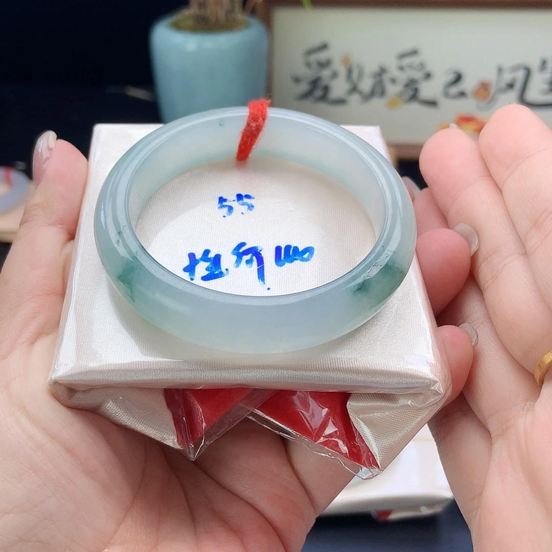 悠***鱼未镶嵌手镯翡翠手镯