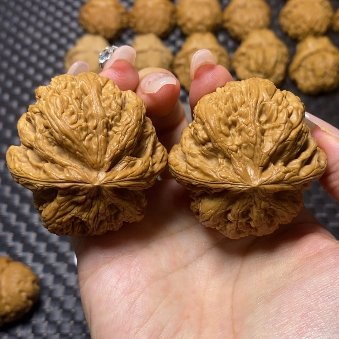 文玩核桃吊坠大粗筋