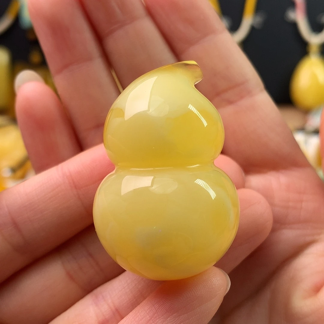 琥珀未镶嵌裸石吊坠