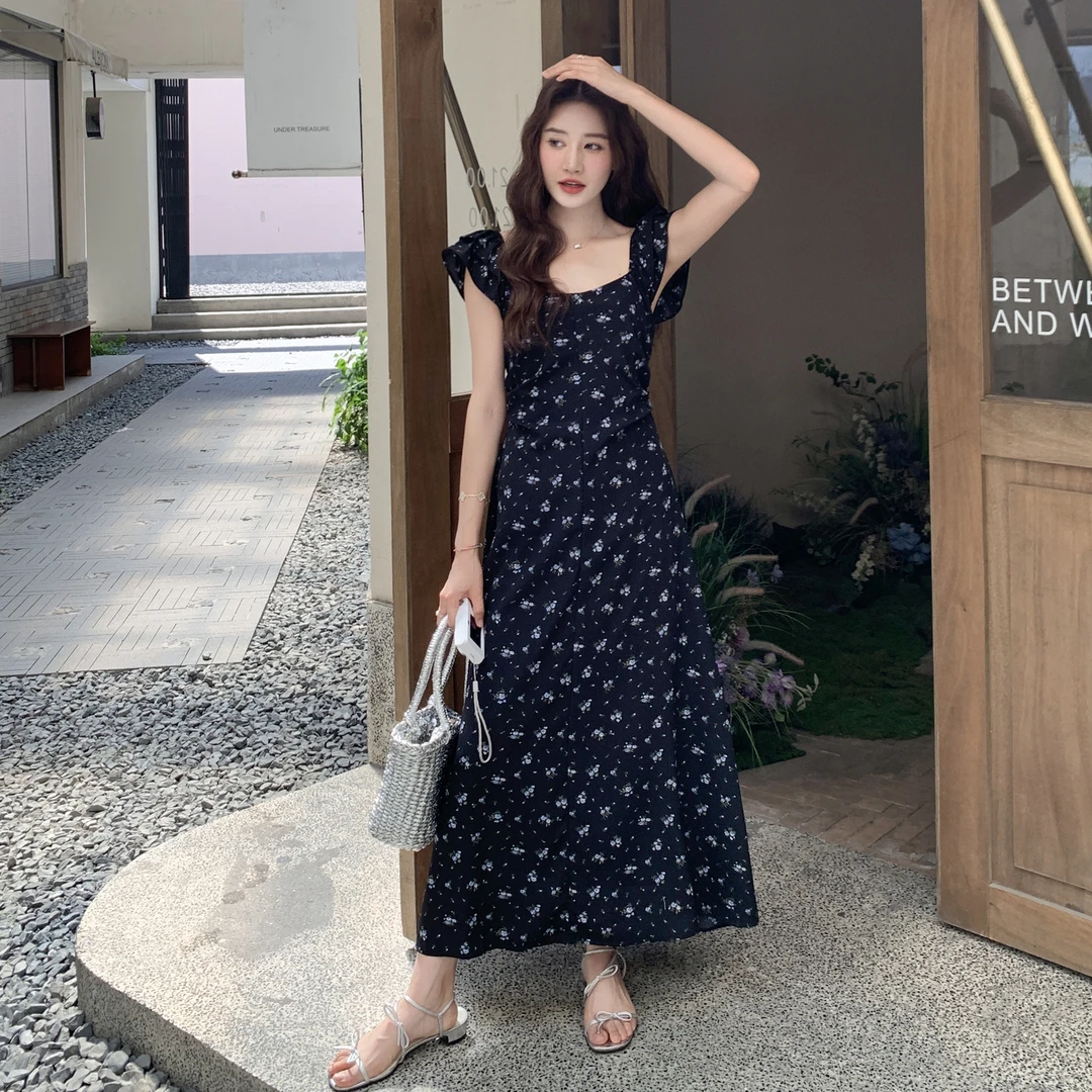 黑色无袖方领碎花连衣裙女夏2025新款高级感小众不撞款赫本风长裙