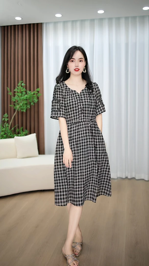 W58格子夏季新款气质休闲遮肚宽松时尚大码女装连衣裙