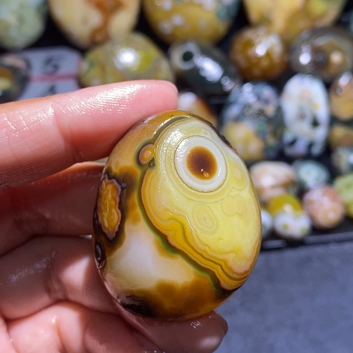 玛瑙/玉髓未镶嵌珠宝半成品14