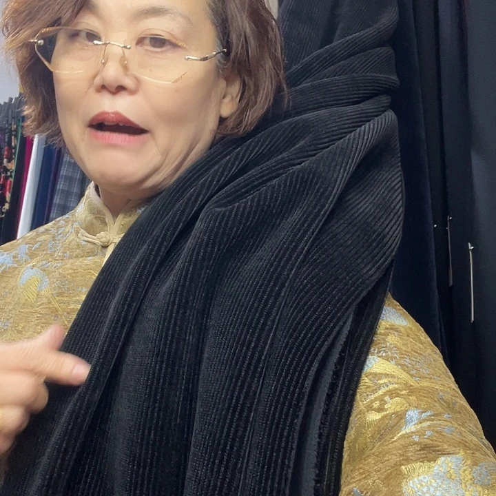 黑小条绒加绒1.1米