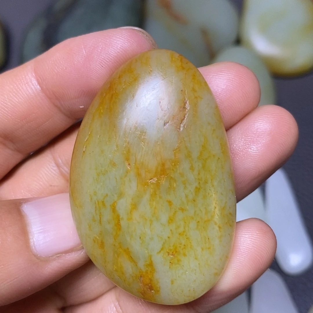 未镶嵌和田玉（糖玉）挂件