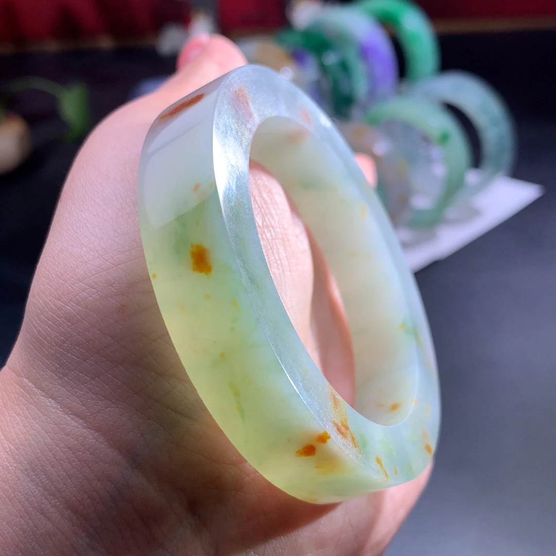 定制翡翠未镶嵌翡翠手镯
