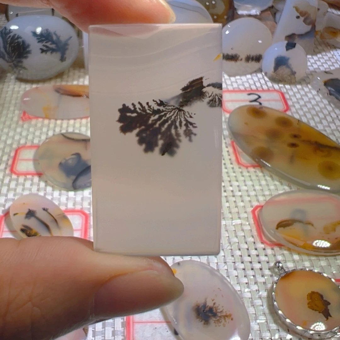 玛瑙/玉髓未镶嵌颈饰