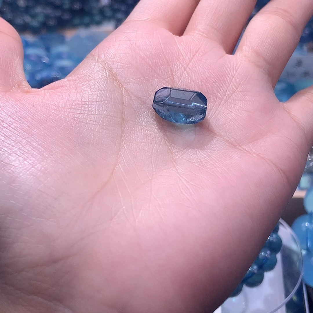 未镶嵌手串海蓝宝石随型通孔70元